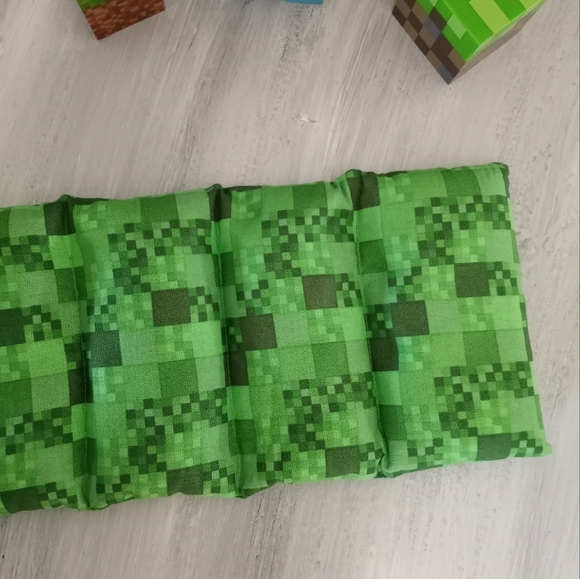 Microwavable Heating Pad Green Pixels #2 - Picture 3 of 7